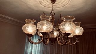 Lámpara de salón de cristal y metal