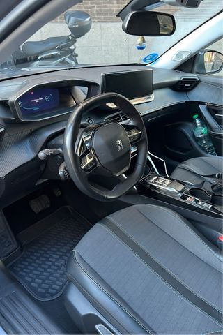 Peugeot e-2008 2022