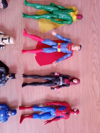 Muñecos superhéroes