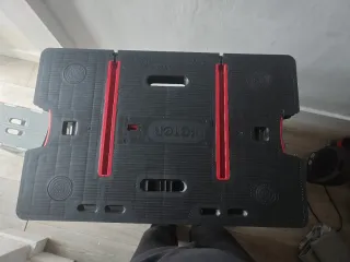 Mesa de herramientas plegable