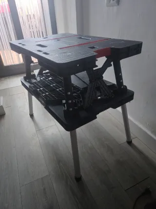 Mesa de herramientas plegable