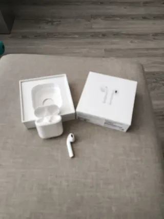 1 AirPods Apple Blanco. Solo uno. El izqui perdido