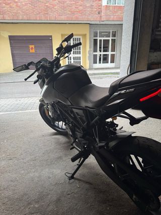 Moto Vogue 125cc Negra Naked