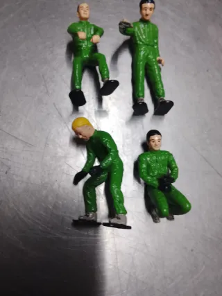 Lote 4 figuras Scalextric rally mecánico taller