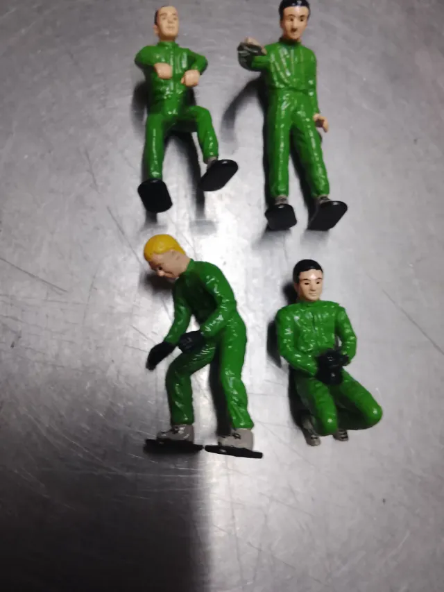 Lote 4 figuras Scalextric rally mecánico taller