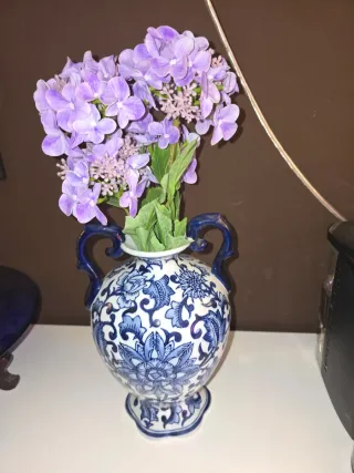 Florero chino azul con asas