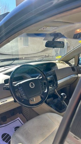 SsangYong Rodius 2009