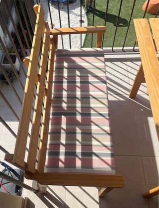 Conjunto terraza madera mesa, 2 sillas y un banco