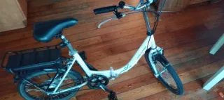 Bicicleta Eléctrica Plegable Blanca