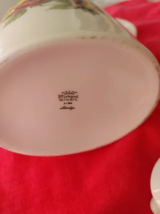 Teiera in porcellana con rose