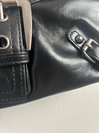 Bolso negro vintage hebilla Y2K