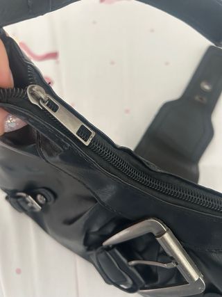 Bolso negro vintage hebilla Y2K