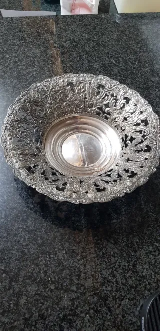 Centro de mesa antiguo de metal plateado