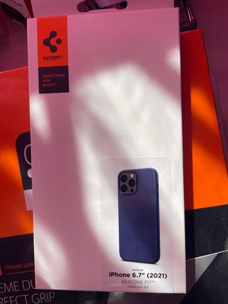 Funda Spigen iPhone 6.7 (2021) Azul