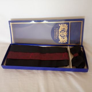 Conjunto Vintage de Pajarita y Fajín Negro/Burdeos