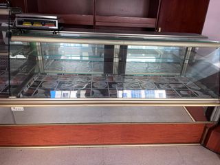 Vitrinas refrigeradas + cortadora + báscula