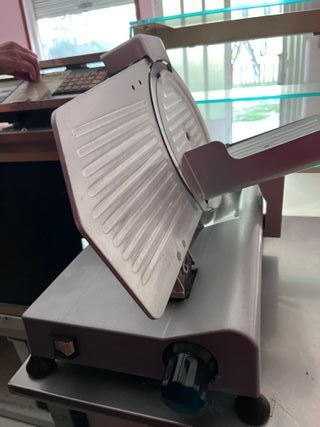 Vitrinas refrigeradas + cortadora + báscula