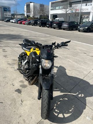 Yamaha MT-07 2015 Negra y Amarilla