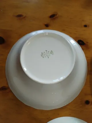 3 piatti da portata di marche diverse