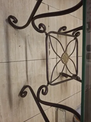 Mesa auxiliar cristal y metal