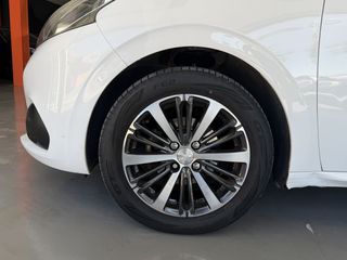 Oferta! Peugeot 208, 92.000 km, Gasolina, 2016.