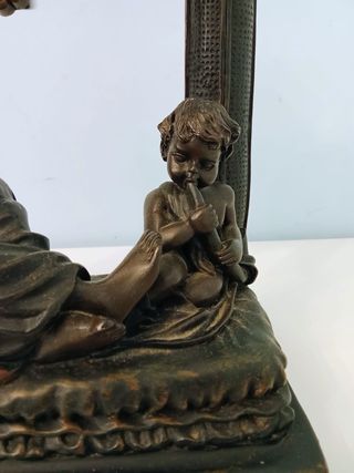 Orologio da tavolo in bronzo con figure