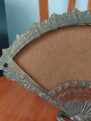 Marco abanico bronce