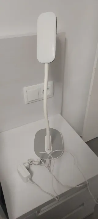 Flexo de estudio blanco y gris