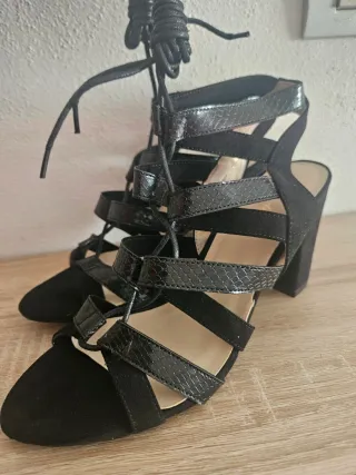 Tacchi estivi eleganti con lacci n.40