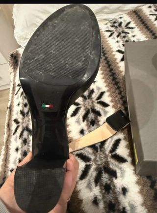 Sandali Nero Giardini oro e nero