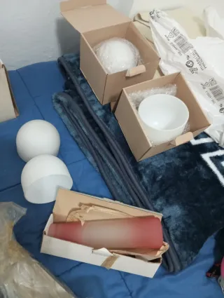 Lote de lámparas doradas y blancas