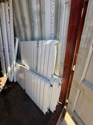 Radiadores de metal blancos