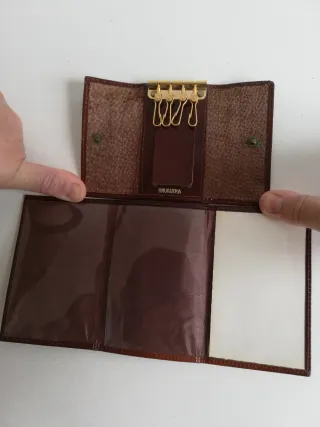 Cartera y llavero a juego