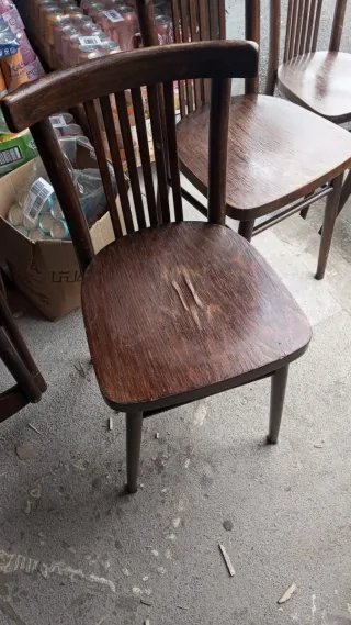 18 Sillas estilo Thonet de madera