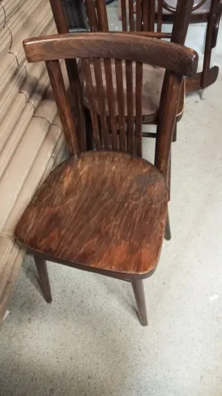 18 Sillas estilo Thonet de madera