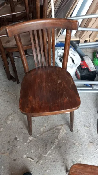 18 Sillas estilo Thonet de madera