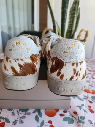 BIMBA Y LOLA Deportivas Piel Pelo Animal Print