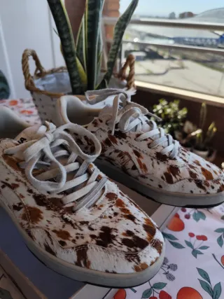 BIMBA Y LOLA Deportivas Piel Pelo Animal Print