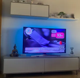 Mueble de salón moderno gris y blanco