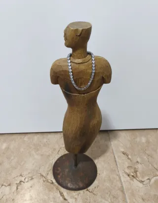 Expositor Joyas Busto Madera.