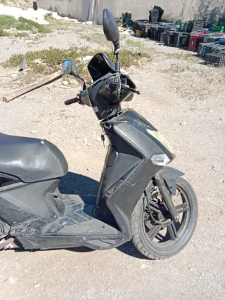 Piaggio Agility 125cc Scooter Negra