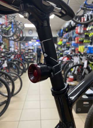 Faro posteriore rosso smart intelligente bici MTB