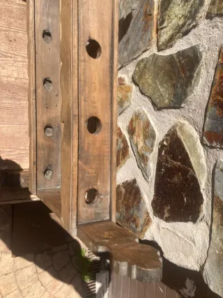 Gran portavelas antiguo de madera