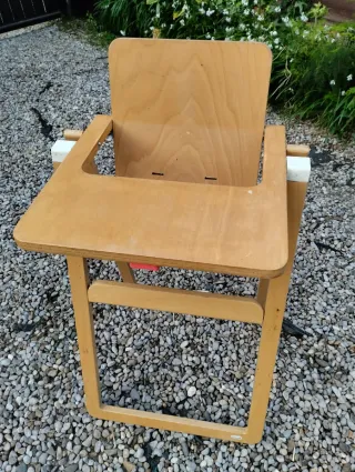 Trona infantil de madera plegable