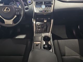 Lexus NX 2.5 300h Business Navigation 2WD