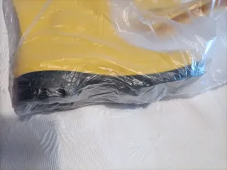 Botas de agua amarillas