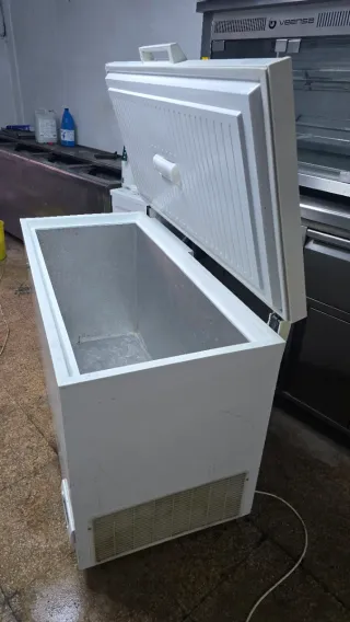 Congelador arcón blanco