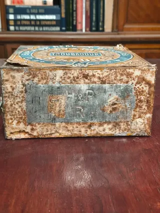 Antigua caja galletas Huntley & Palmers