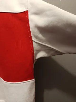 Sudadera Levi's con capucha blanca y roja