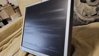 Monitor HP 19 con peana